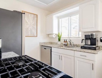 Beacons Beach Cottage 5