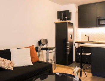 Beautiful 1-bedroom apartment with terrace 2