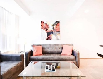 Beautiful 1BR | Desk & WiFi | Full Kitchen | Washer/Dryer | Cambridge 4