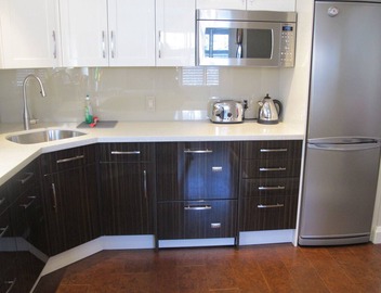 Beautiful 2 bedroom home - includes laundry and parking 3