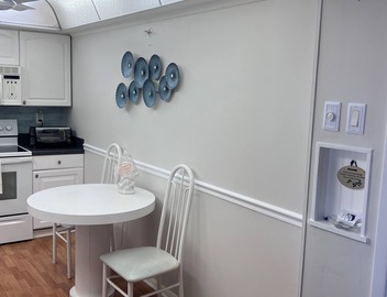 Beautiful 2 bedroom Condo 1/2 mile from Clearwater beach 2