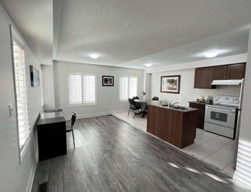 Beautiful 3 bedroom & 3-bathroom vacation home near Toronto Pearson Airport 2