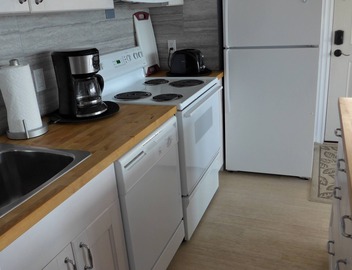 Beautiful Apartment with Stunning Ocean and Mountain Views 5