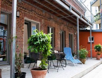 Beautiful Backyard Remise 5