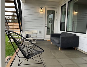 Beautiful, bright and brand new suite-apartment 5