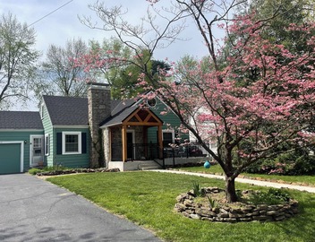 Beautiful Cape Cod in the Heart of Springfield, MO. 3