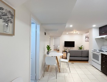 Beautiful Cozy Private Entry Basement Apartment 3