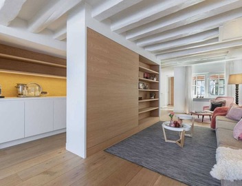 Beautiful large apartment at one of the most desirable locations on the famous Prinsengracht. 2