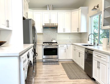 Beautiful modern bright brand new guest house 2 beds and 2 baths 3