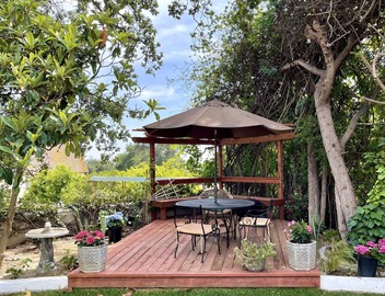 Beautiful modern bright brand new guest house 2 beds and 2 baths 4