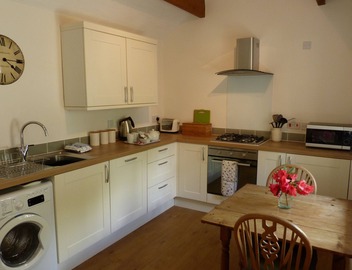 Beautiful one bedroom cottage, 5 miles coast, 3 miles dartmoor 2