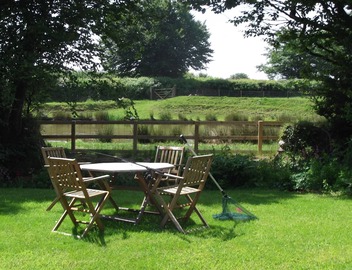 Beautiful one bedroom cottage, 5 miles coast, 3 miles dartmoor 4