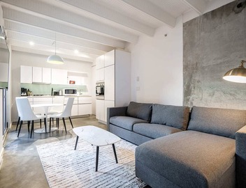 Beautiful Unit in Downtown Vancouver 2