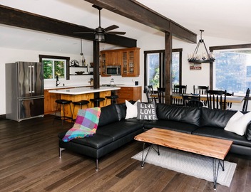 Beautiful Waterfront 4 Season Lake House 2