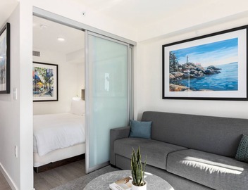 Beautifully Furnished, One Bedroom Apartment in Trendy Beach District 2