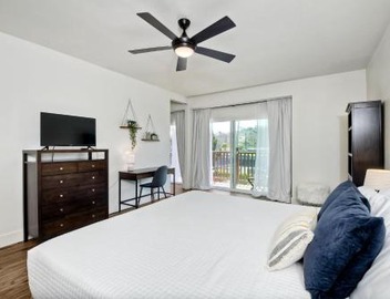 Beautifully Remodeled - Private Balcony - Pool View - BBQ Access - Gated Reserved Parking 3