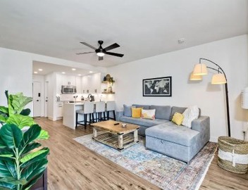Beautifully Remodeled - Private Balcony - Pool View - BBQ Access - Gated Reserved Parking 5