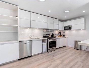 Bel Air Very Private and Comfy Home with Jacuzzi 4