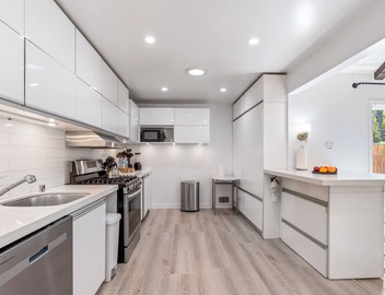 Bel Air Very Private and Comfy Home with Jacuzzi 5