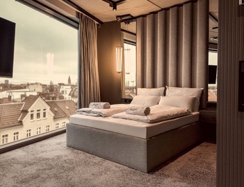 Bellman Hotel 5