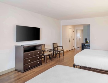 Best Western at Ventura Pier 4