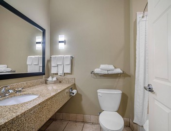 Best Western Plus Chalmette Hotel 4