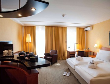 Best Western Premier Airporthotel Berlin 3