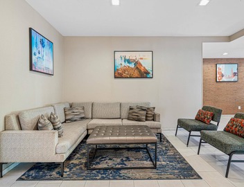 Best Western Valencia/Six Flags Inn & Suites 5