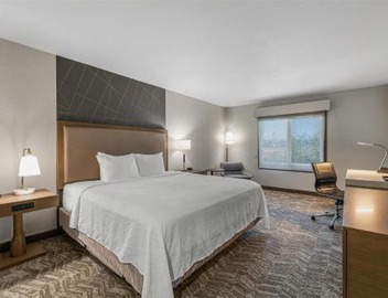 Best Western Valencia/Six Flags Inn & Suites 3