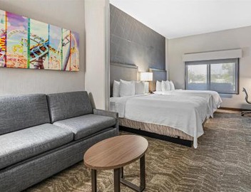Best Western Valencia/Six Flags Inn & Suites 4