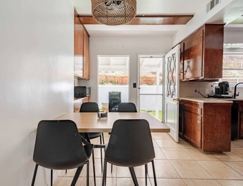 Beverly Hills Canyon Private Home w/Backyard- 10 mins from Rodeo Drive 2