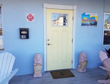 Big Beach Block Apartment Sleeps 6 Pets OK, Daily Rentals 2