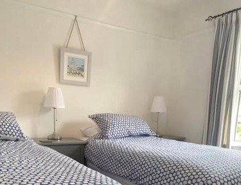 Bimble Cottage-2 beds-Gorgeous Sunny Garden 4