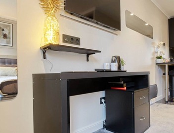 Blackpearl-HyperKing Bed CenterSize-Parking Offered 2
