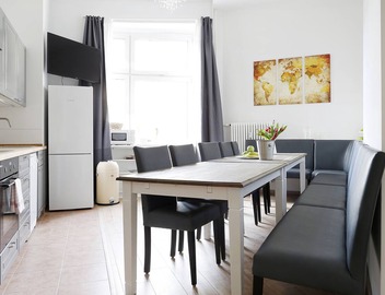 BLISSE West Berlin typically - Grand Apt 5 Bedrooms + 3 bathroom + 3 balcony 5