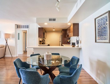 Blue Agate' Seaside Bright Waterfront Full Marina View Pool, Jacuzzi, Gym 4