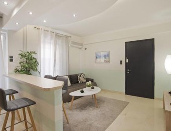 Blue Dream Modern Piraeus Apt, Walk to Beach 2