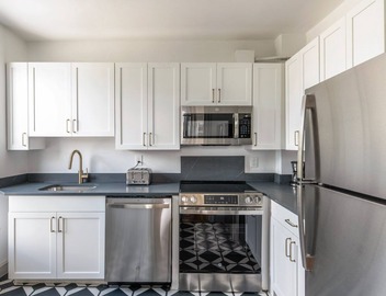 Blueground | North Brookline, washer, nr Beacon St 2
