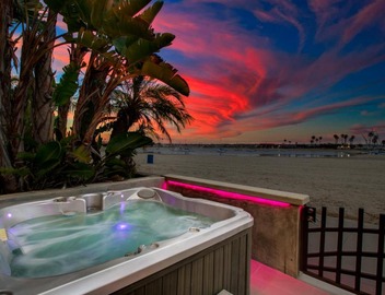Boardwalk Studio Shared Hot Tub and Patio 4