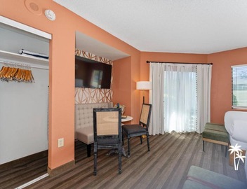 Boho Chic Garden Condo 7 Min to Universal Parks 5