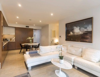 Bondi Beach Lux Apartment with Private Patio 4