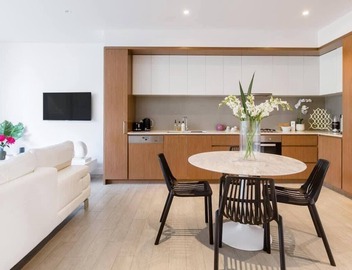 Bondi Beach Lux Apartment with Private Patio 3