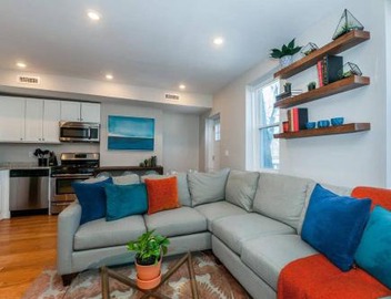 Boston Apartment near T 2