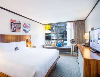 Boston Getaway! Minutes from Boston Tea Party Ship & Museum! Pets Allowed, Pool! 3