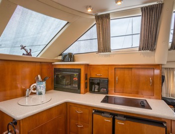 Boston Harbor Yacht, AC/Heat, Walk to North End WiFi 4