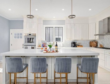 Boston-Harvard Mansion Sleeps 14 w/Spacious Game Room and Spa Bath 2