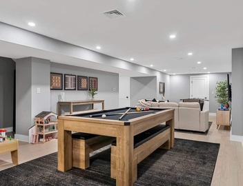 Boston-Harvard Mansion Sleeps 14 w/Spacious Game Room and Spa Bath 5