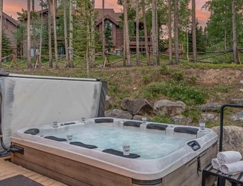 Boulder Ridge Retreat 2