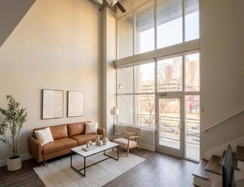 Boulevard Stays Midtown 30ft Ceilings 1BR 01 2