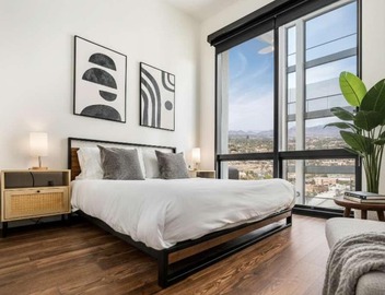 Boulevard Stays Modern Highrise STU Sky Pool Parking Gym 10 2